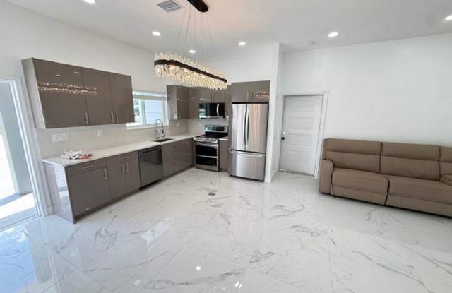 6319 Southgate Boulevard, Margate, FL 33068 - 1636 Gallery 3