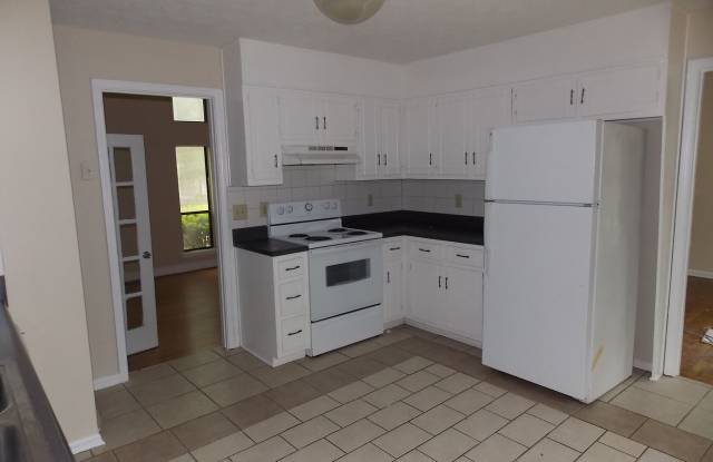 6802 Creekwood Drive Gallery 3