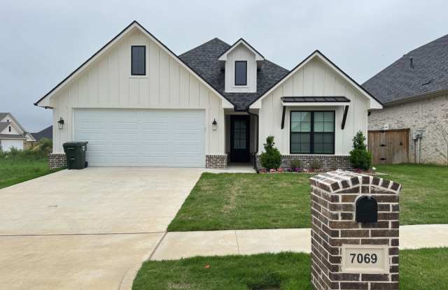 7069 Hillside photos photos