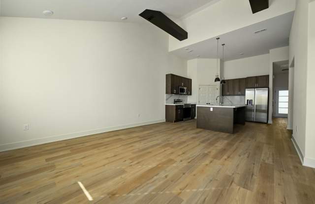 Lot 175 Gallery 3