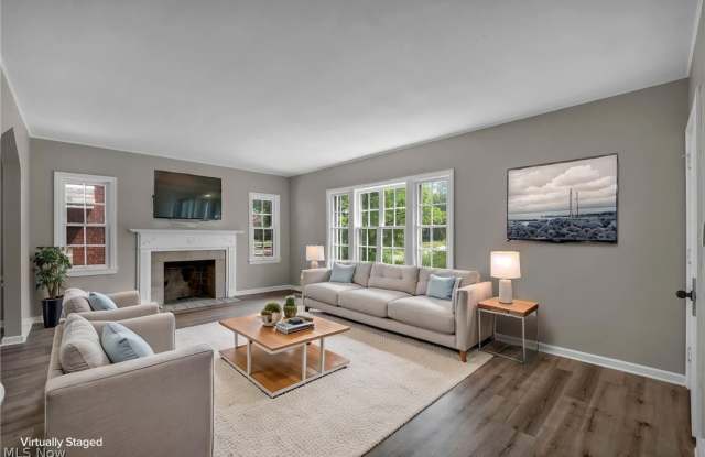 2496 Saybrook Road Gallery 2