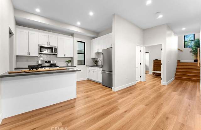 2430 E 7th Street photos photos