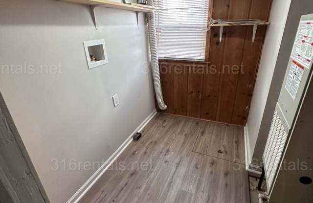 $1150 - 3 bed 1 bath - Single Family Home Gallery 4
