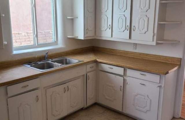 Aspen - 2533 Aspen Avenue Northwest, Albuquerque, NM 87104