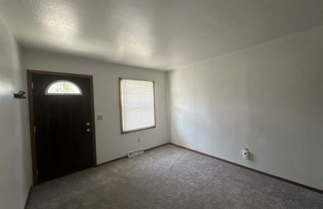 832 Parkview Dr Gallery 4