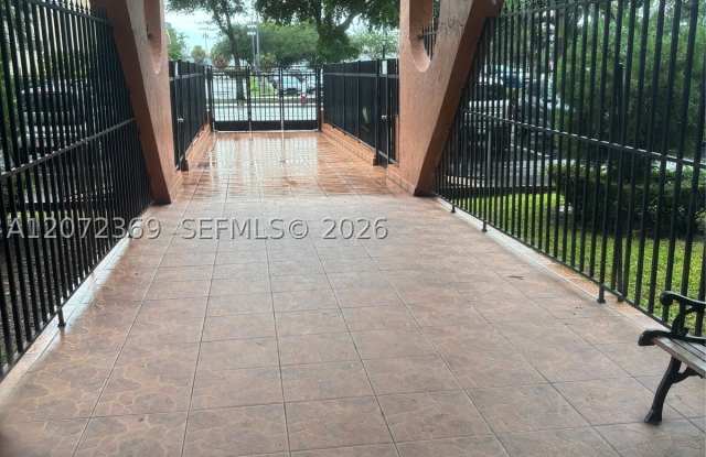 4675 W 18th Ct Gallery 4