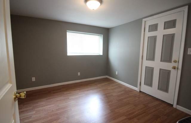 1 Bedroom 1 Bathroom in St. Elmo! Laundry included! photos photos