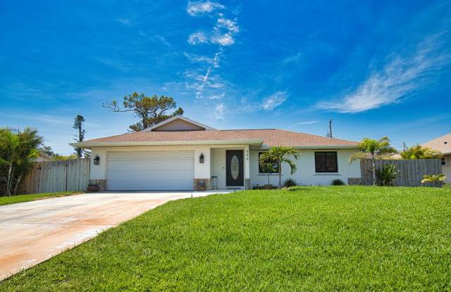 Annual Optional Furnished 2 Bedroom 2 Bathroom Heated Pool Home located in South Venice! photos photos