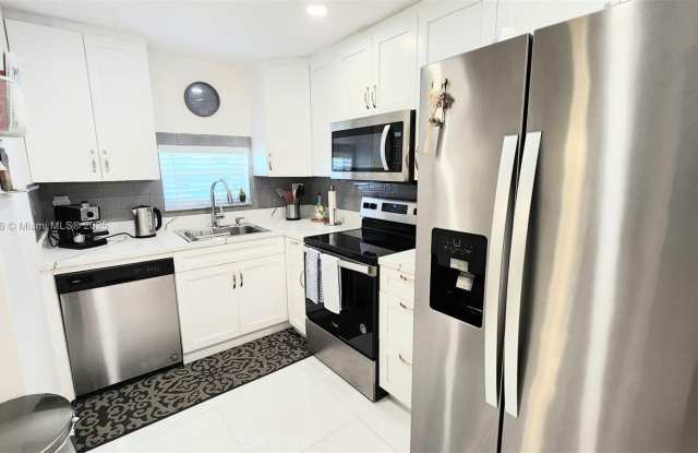 8930 S Hollybrook Blvd photos photos