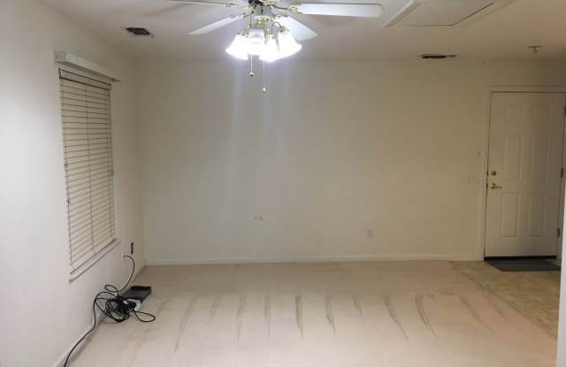 Rare studio in N. Turlock photos photos