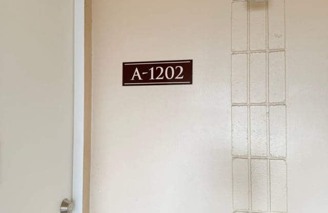 Sunset Lakeview - Fully renovated 3 bedroom, 2 bath with One open parking - 3215 Ala Ilima Street, Honolulu, HI 96818 Sunset Lakeview - Fully renovated 3 bedroom, 2 bath with One open parking - 3215 Ala Ilima Street, Honolulu, HI 96818