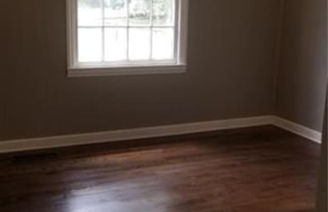 1931 Hazelwood Circle SE Gallery 4