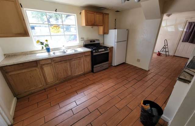 455 West Thurber Road photos photos
