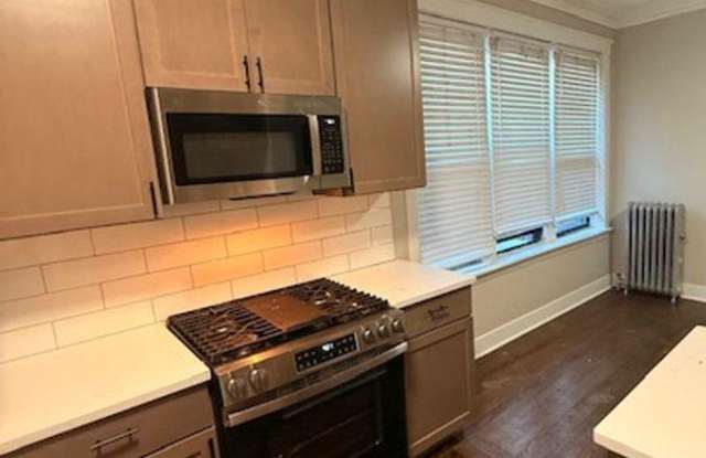 6634 North Clark Street photos photos