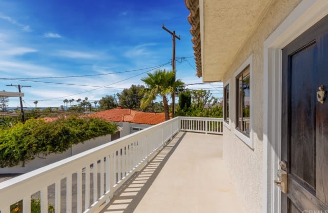 240 San Joaquin Street 1/2 - 240 San Joaquin Street, Laguna Beach, CA 92651