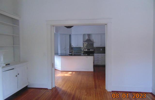 215 Dock Street Gallery 3
