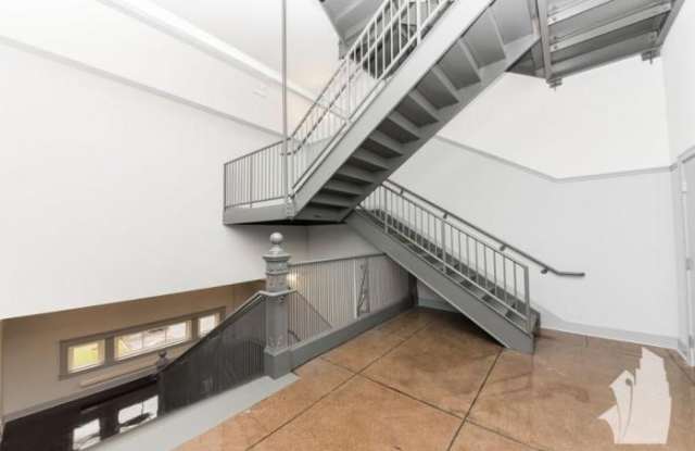 4525 N KENMORE Gallery 4