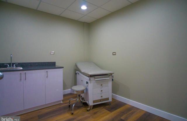 11701 LIVINGSTON RD #208 Gallery 3