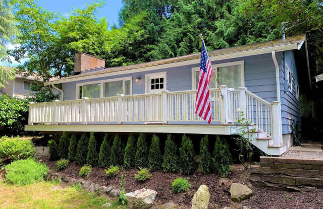 7684 Lees Drive NE - 7684 Lee S Dr NE, Indianola, WA 98370