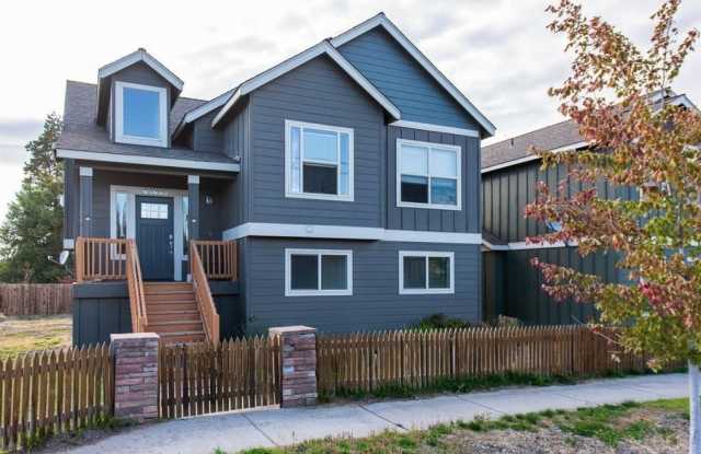 Hard to find 4 Bed, 3 Full Bath Home photos photos