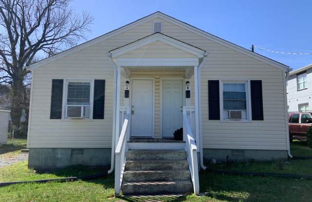 1 BR Duplex Convenient to UNCG photos photos