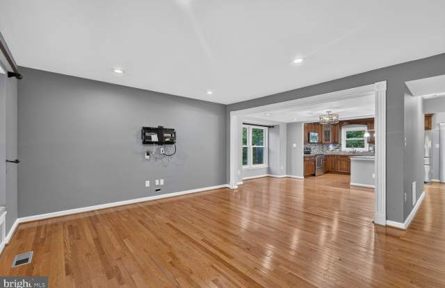 6223 RATHLIN Drive Gallery 4