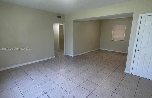 545 SW 7th St photos photos
