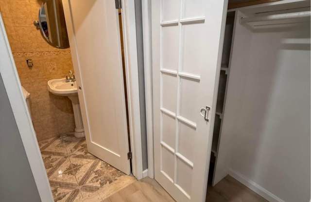 9066 Palisade Plaza photos photos