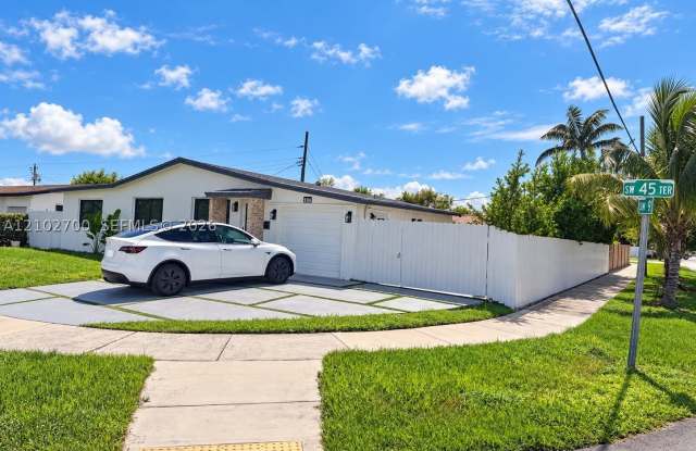 9350 SW 45th Ter Gallery 1