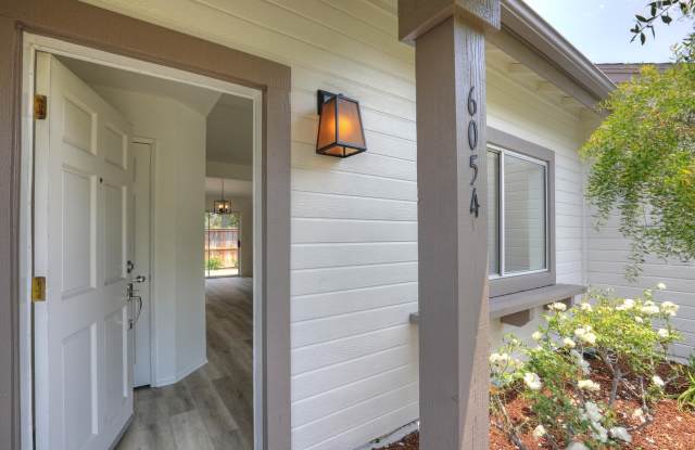 6054 Ashley Place Gallery 4