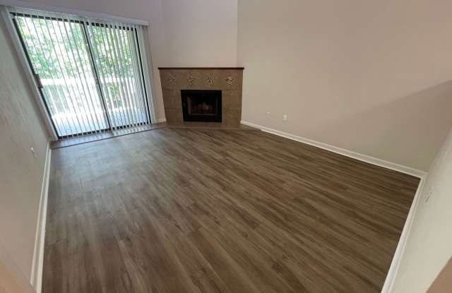 Cute 2 bedroom in Pebble Creek Villas! Gallery 3