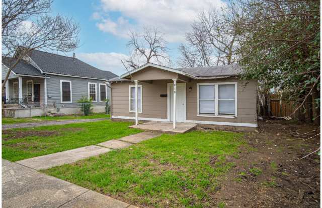 Don't Miss This Relaxing 3BR/1BA Home Near Beautiful Downtown! Gallery 4
