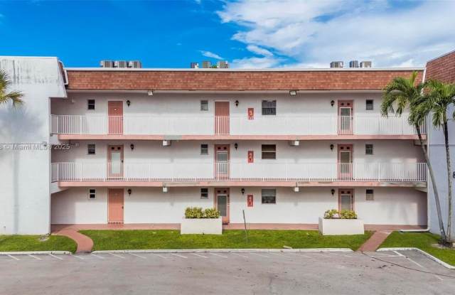 8002 Lagos De Campo Blvd photos photos