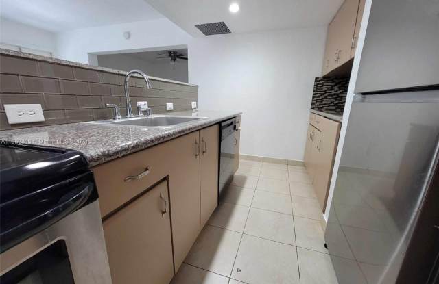 6628 E Miami Lakes Dr E Gallery 3