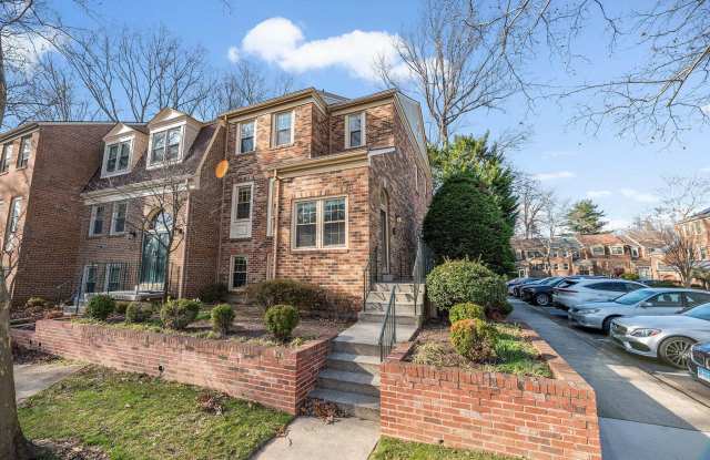 4 Bedroom, 3.5 Bath Furnished Townhouse Available photos photos