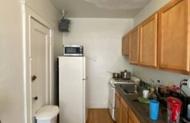 Allston 2 Bed Apt. - 9/1   NO FEE. H/HW Included. Gallery 4