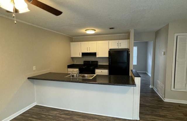 SECTION 8 ACCEPTED Charming 2-Bedroom Home in Hill Place on Walden Drive Gallery 4