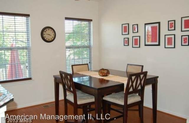 9625 Davison Rd, Gallery 4