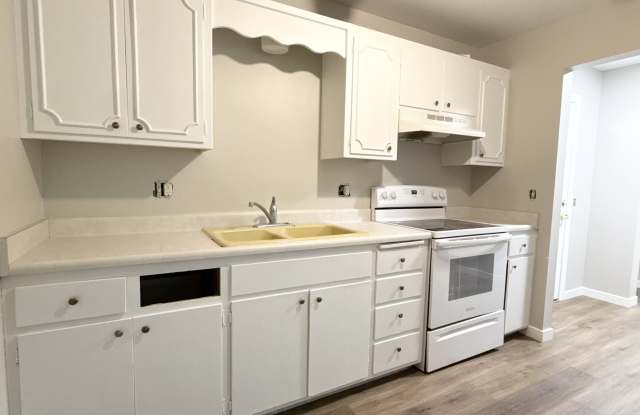 2060 Allen Boulevard - 6 Gallery 3