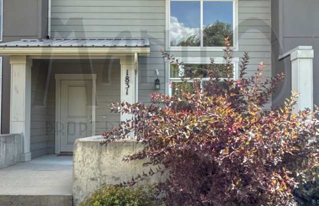 Kendall Yards Townhouse photos photos
