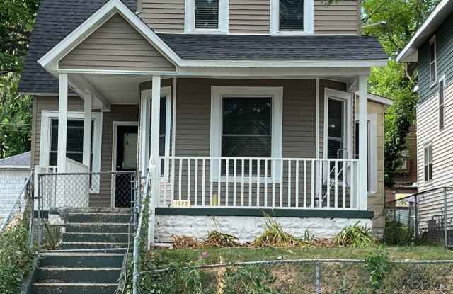 Large 3 bedroom home with a den! photos photos