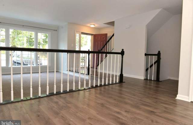 7379 HIDDEN KNOLLS Court Gallery 2