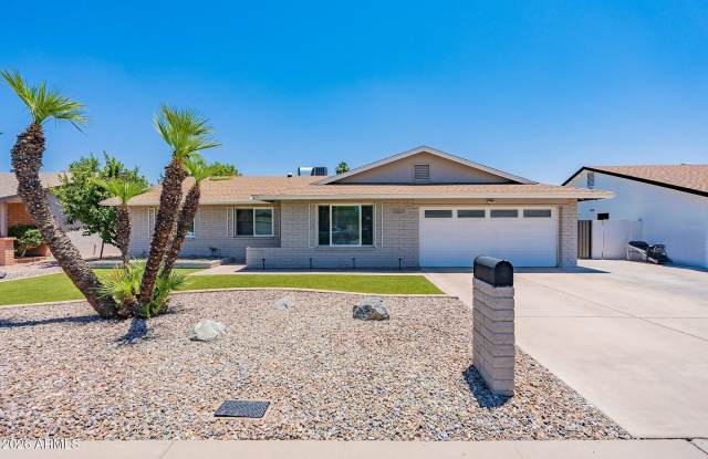 2033 E HARVARD Drive photos photos