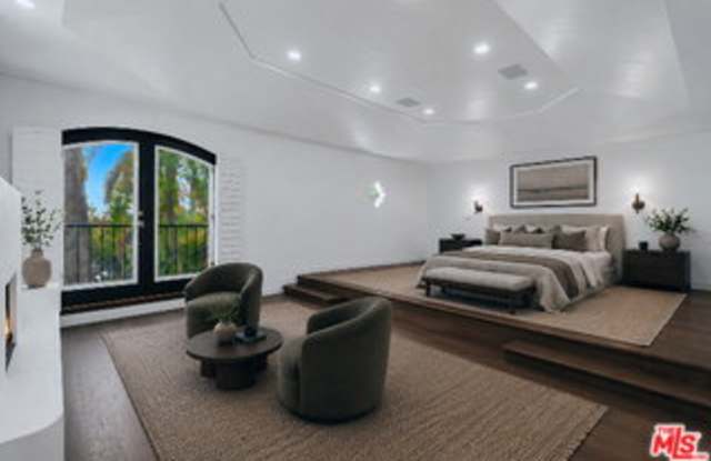 1200 North Doheny Drive Gallery 3