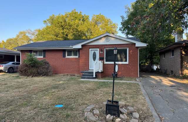 3br 1bthr 1cr garage fenced in back yard Gallery 3
