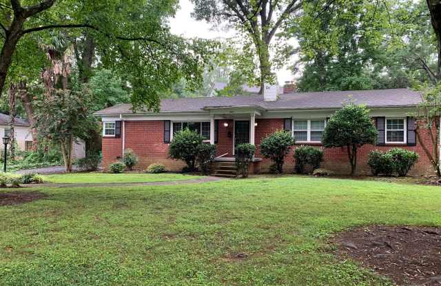 Adorable Two Bedroom Duplex in Sedgefield! 2 Year Lease Option at a Lower Rate Available! Gallery 1