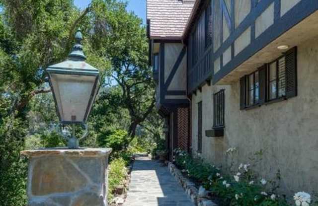 1957 MANDEVILLE CANYON Road Gallery 4