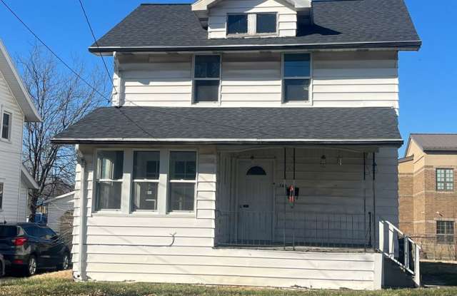 Gorgeous 3 bed/1 bath home available for lease now! Gallery 1