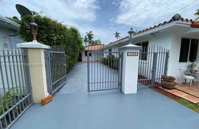 1530 SW 23rd St photos photos