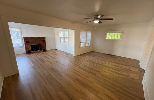 University Area 2 Bed 1.5 Bath Single Family Home For Rent Gallery 3